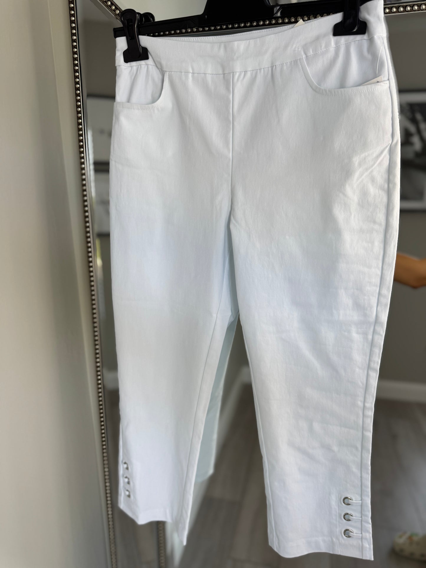 Pinns White Bengaline Diamanté Crops