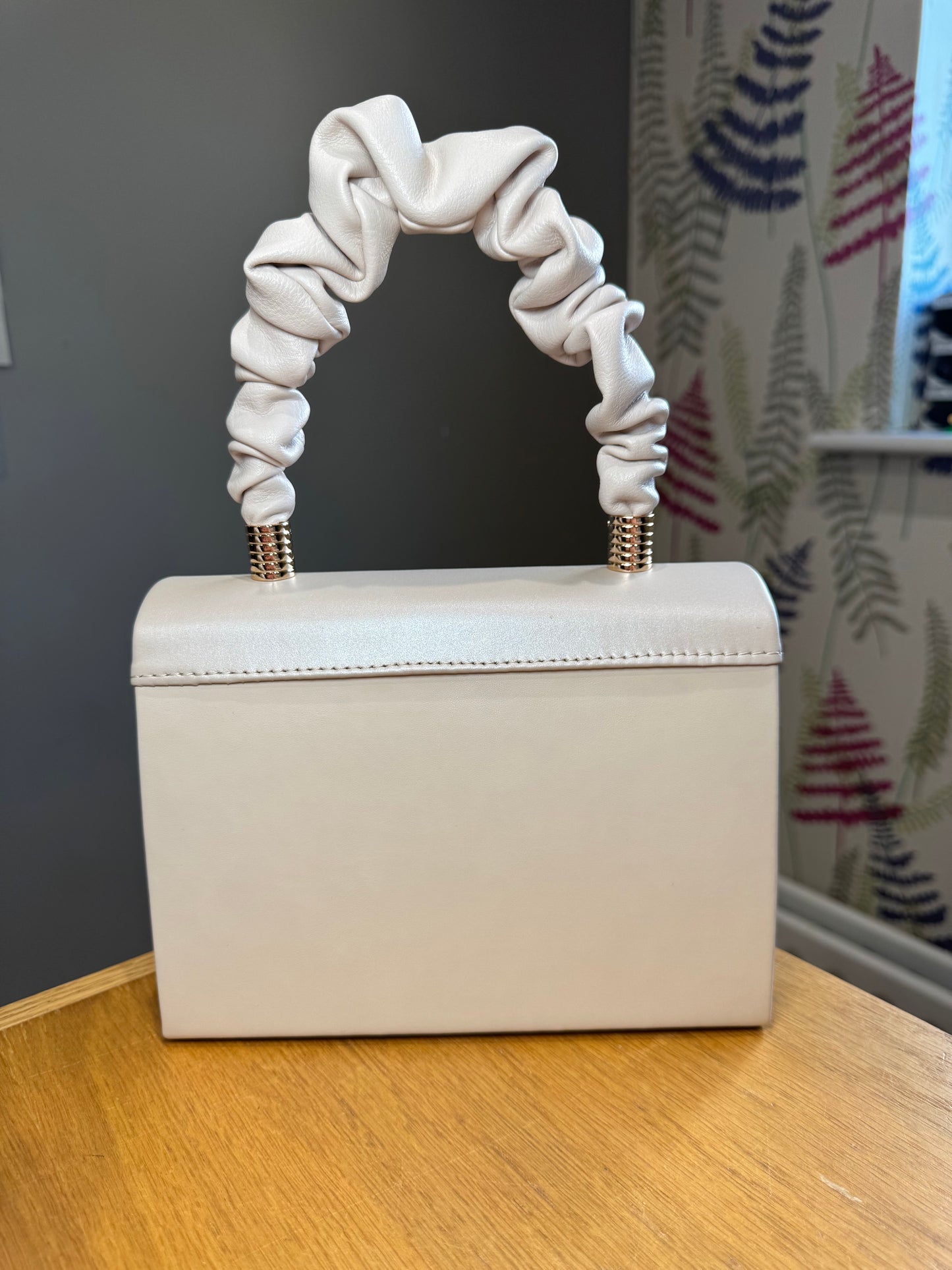 Emis Beige Box Bag