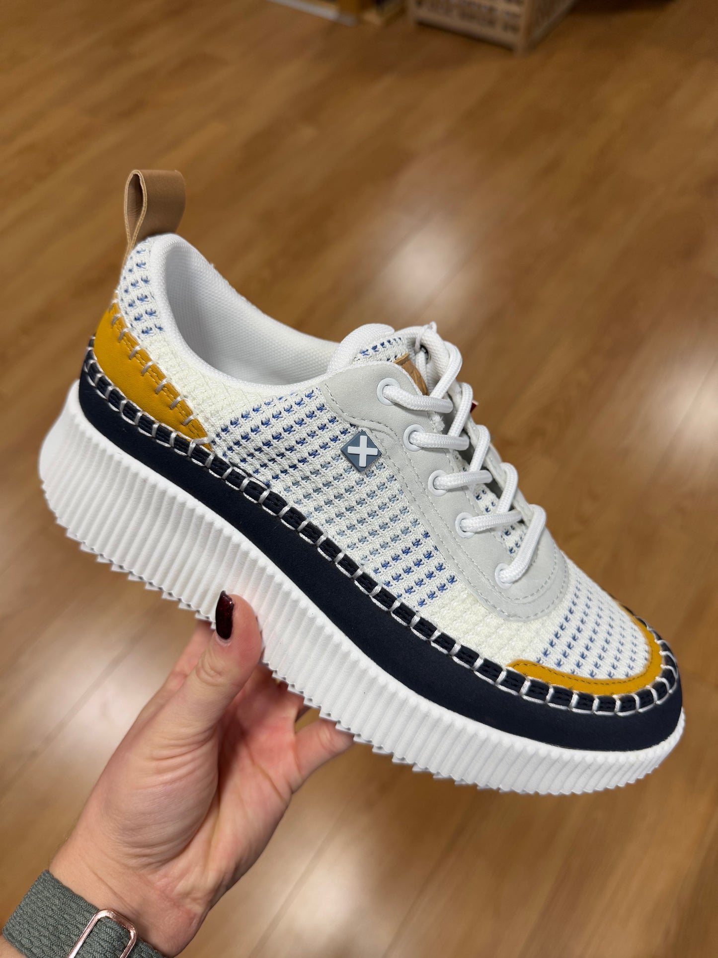 XTI White/Navy Woven Trainer