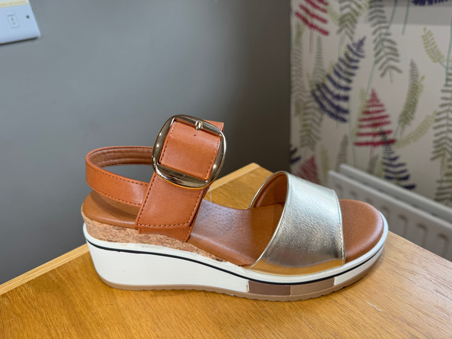 Redz Tan/Gold Wedge Sandal