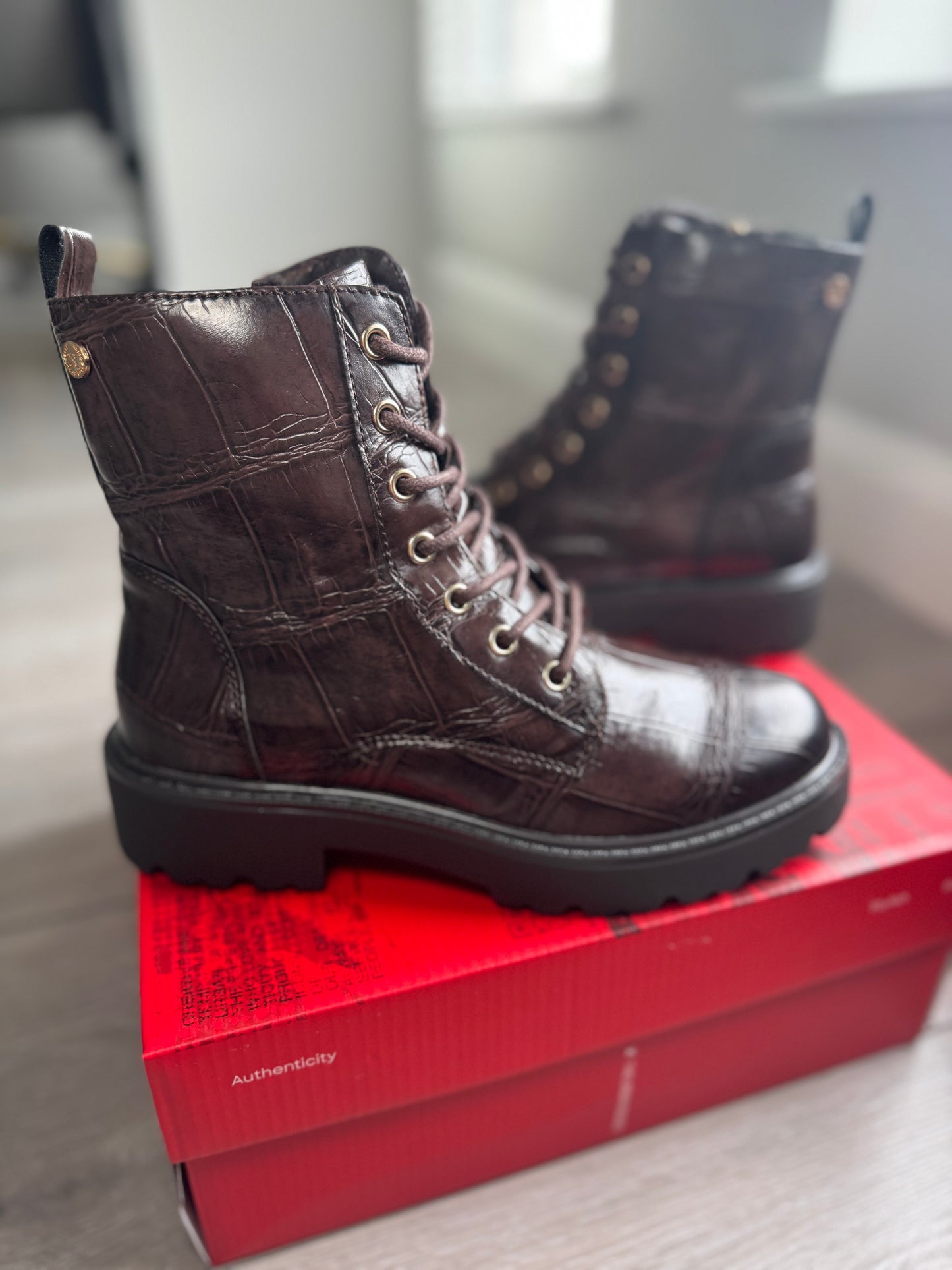 XTI Brown Croc Boot