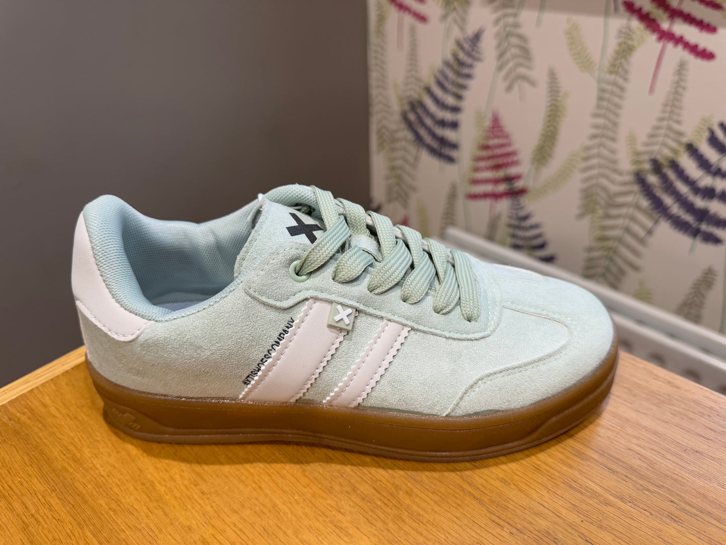 XTI Aqua Stripe Trainer
