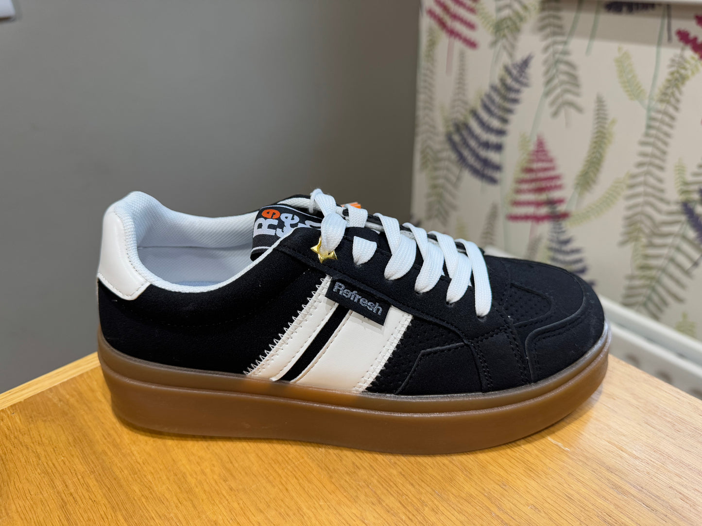 Refresh Black/White Stripe Trainer