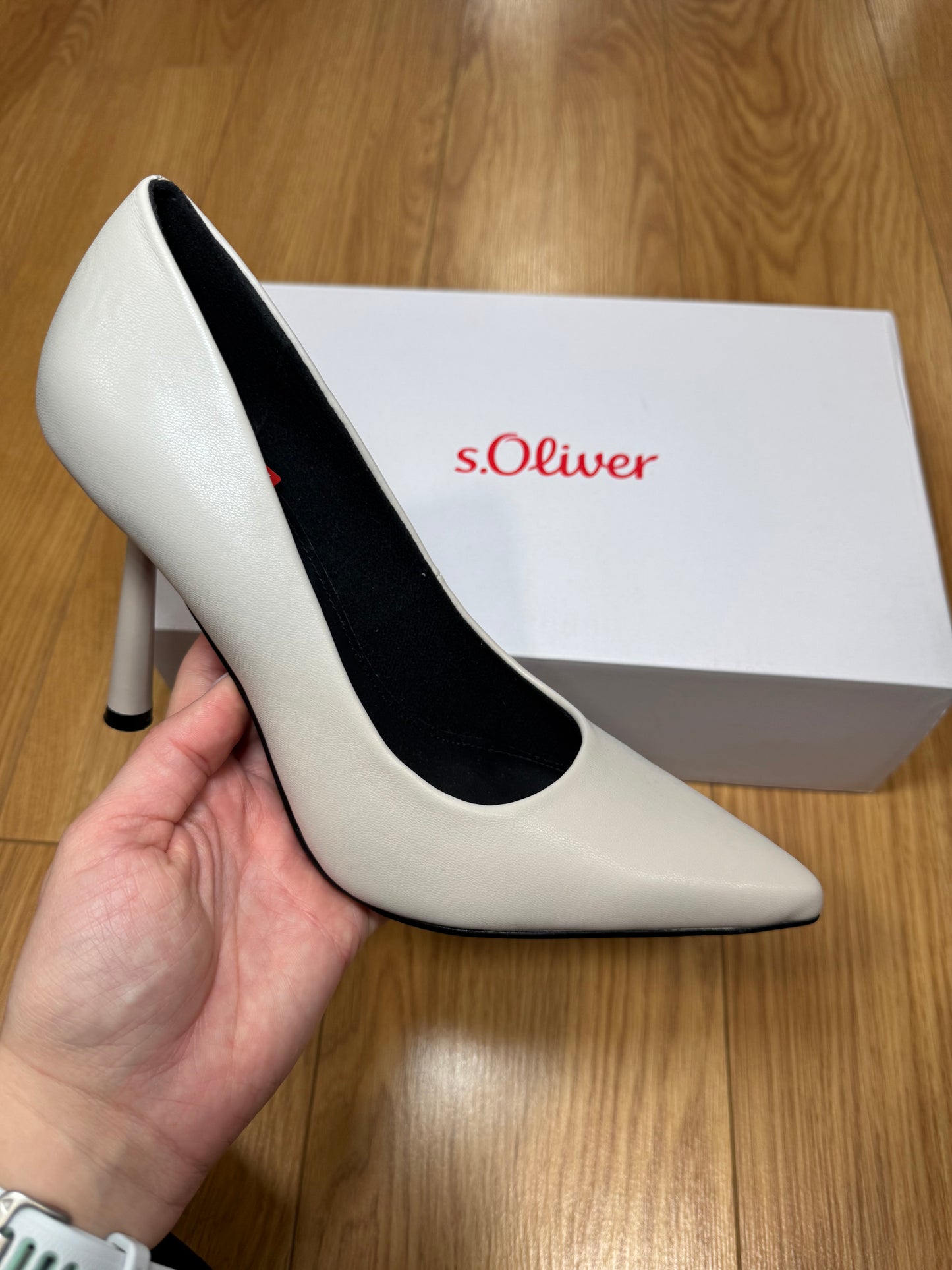 S. Oliver Light Taupe Court Shoe