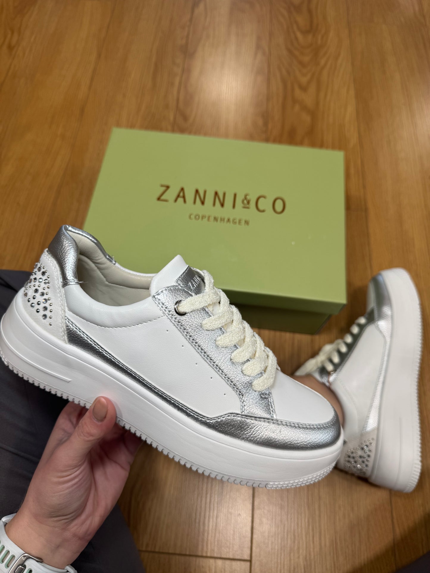 Zanni & Co Abula Crystal Trainer