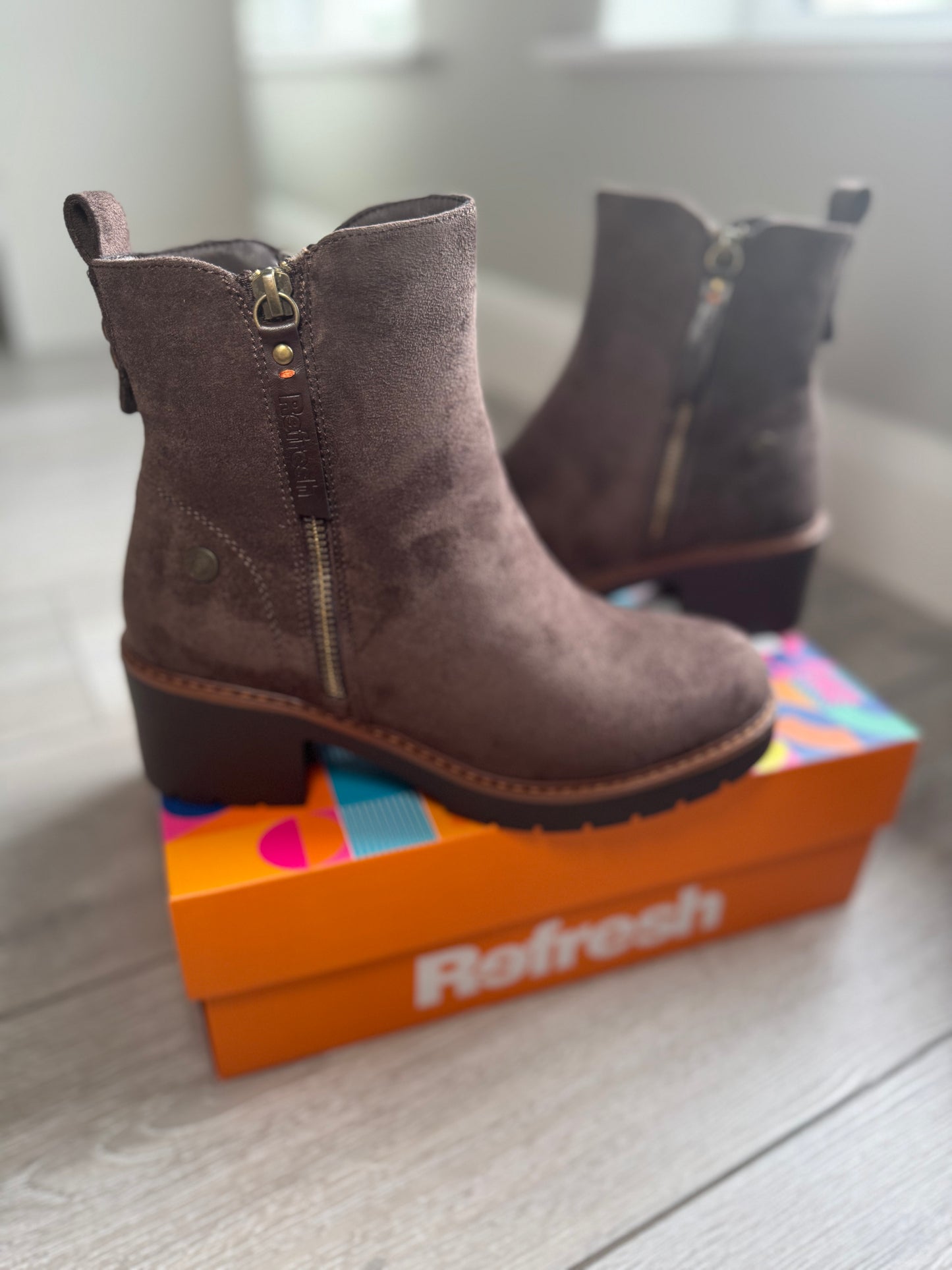Refresh Brown Boot