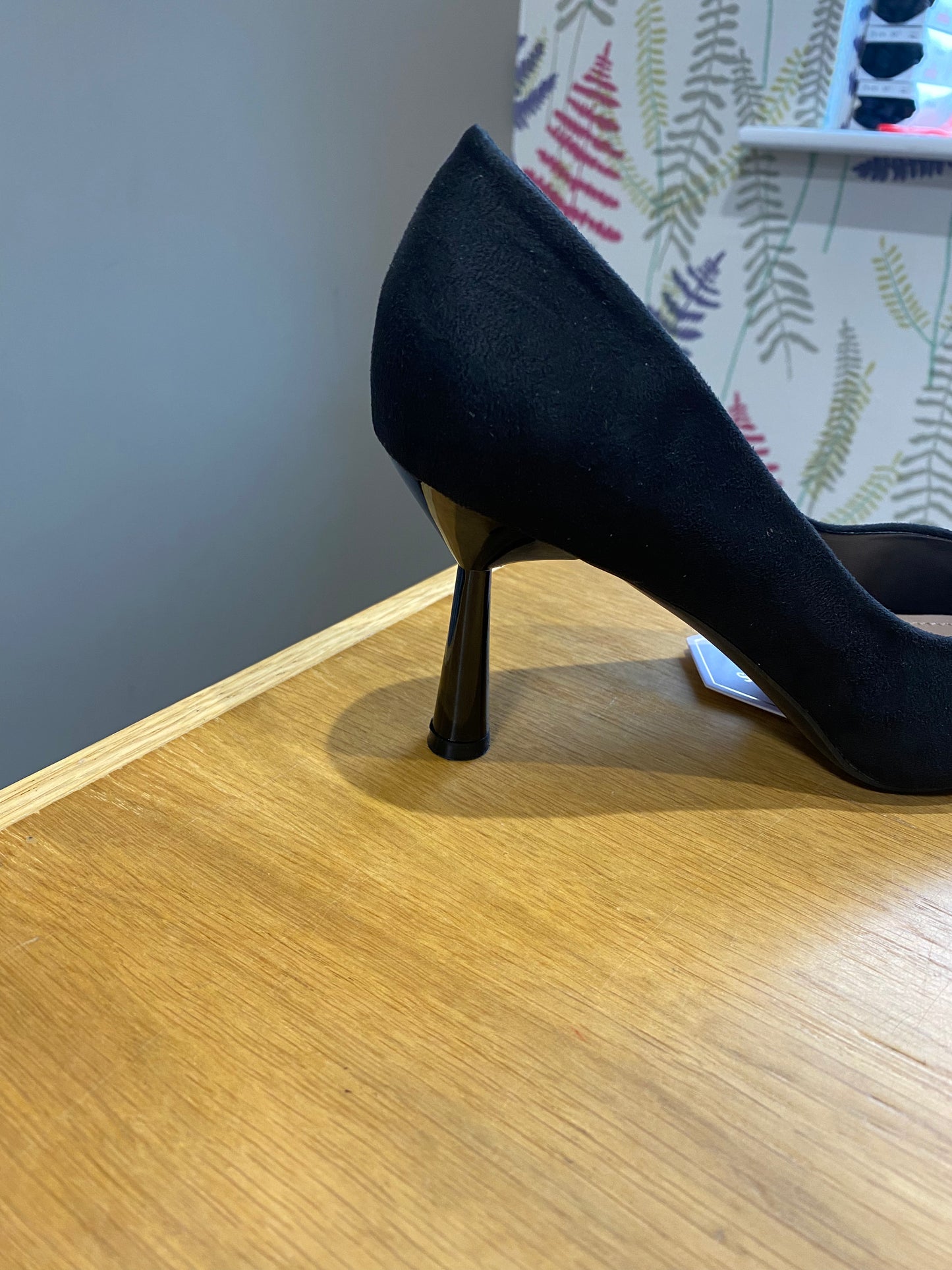 Sorento Riverbank Black Court