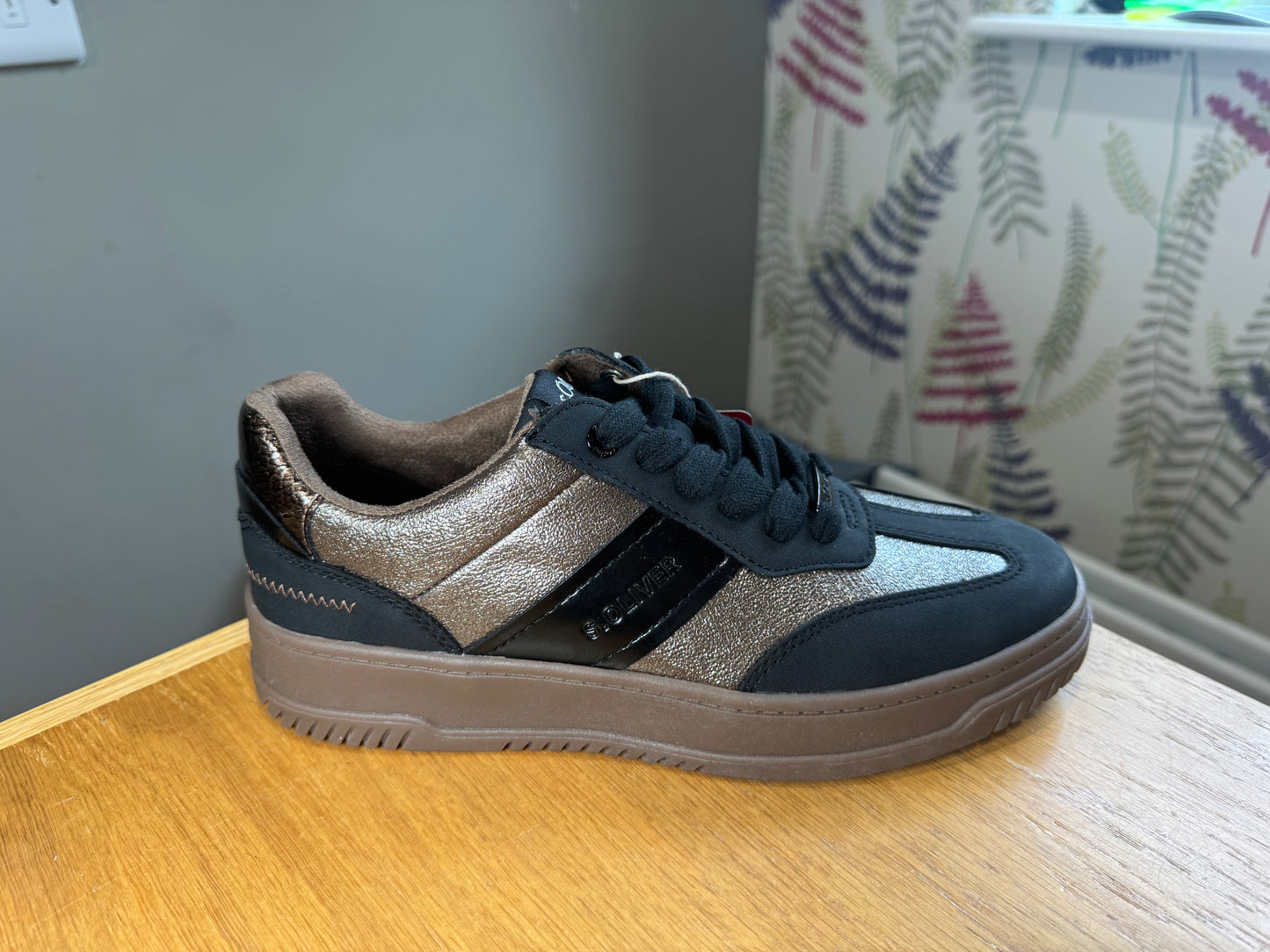 S.Oliver Black/Bronze Gum Trainer