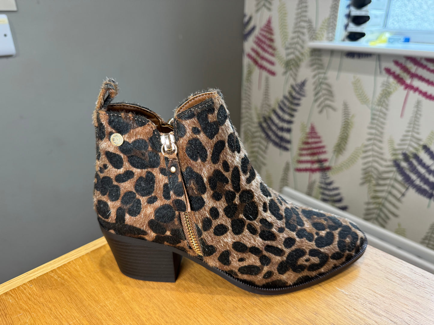 XTI Camel Leopard Boot