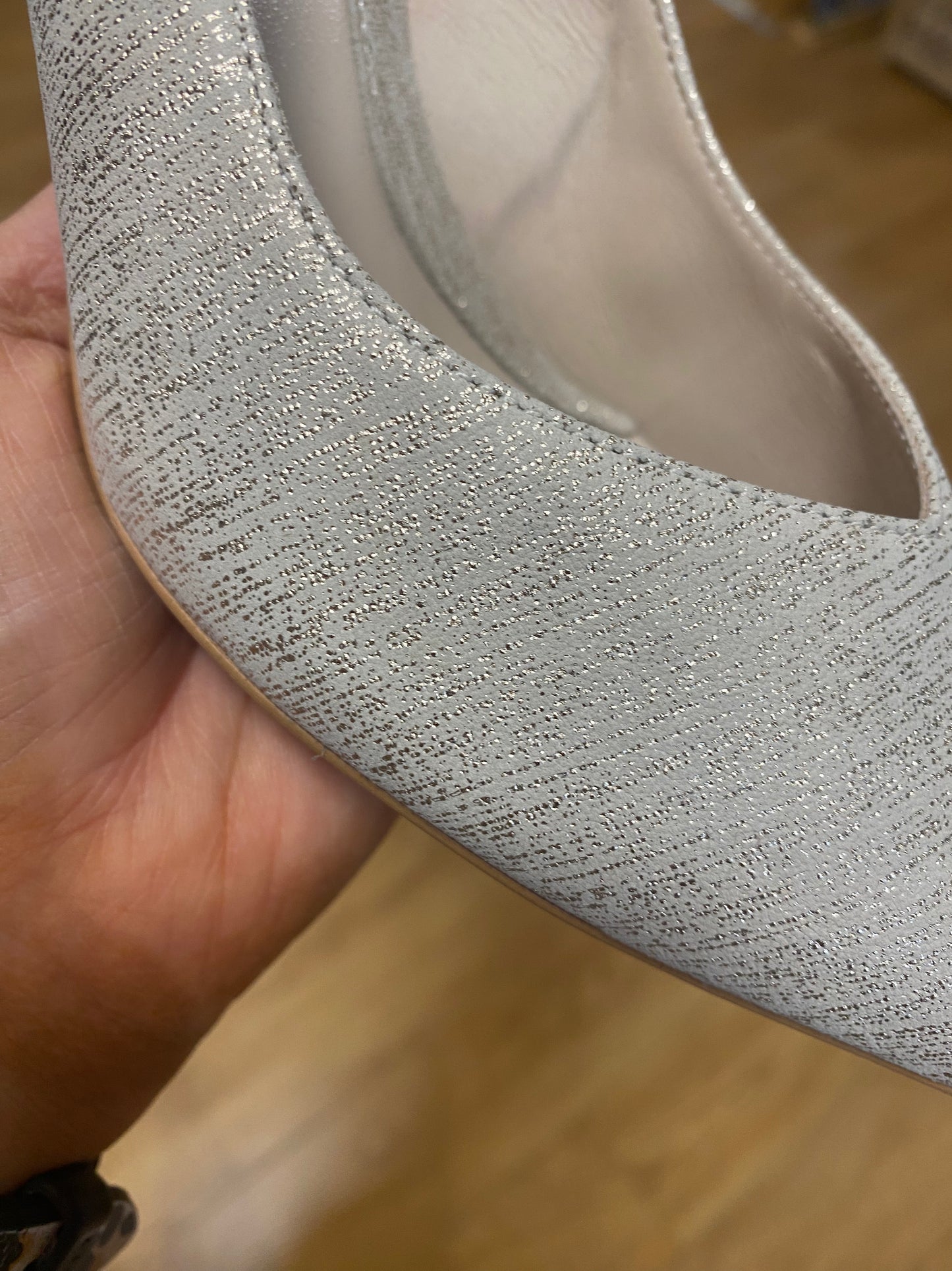 Emis Gold Shimmer Court