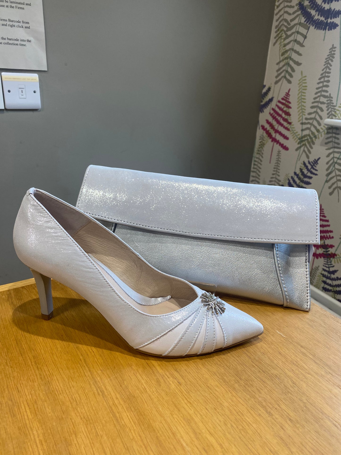 Emis Silver Shimmer Court