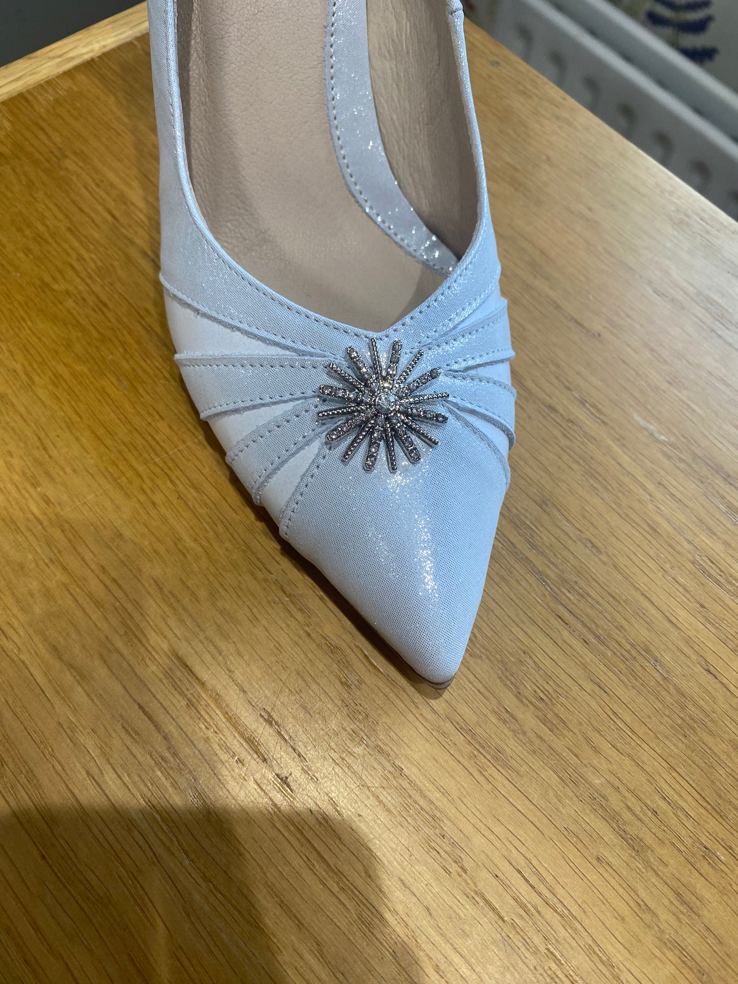 Emis Silver Shimmer Court