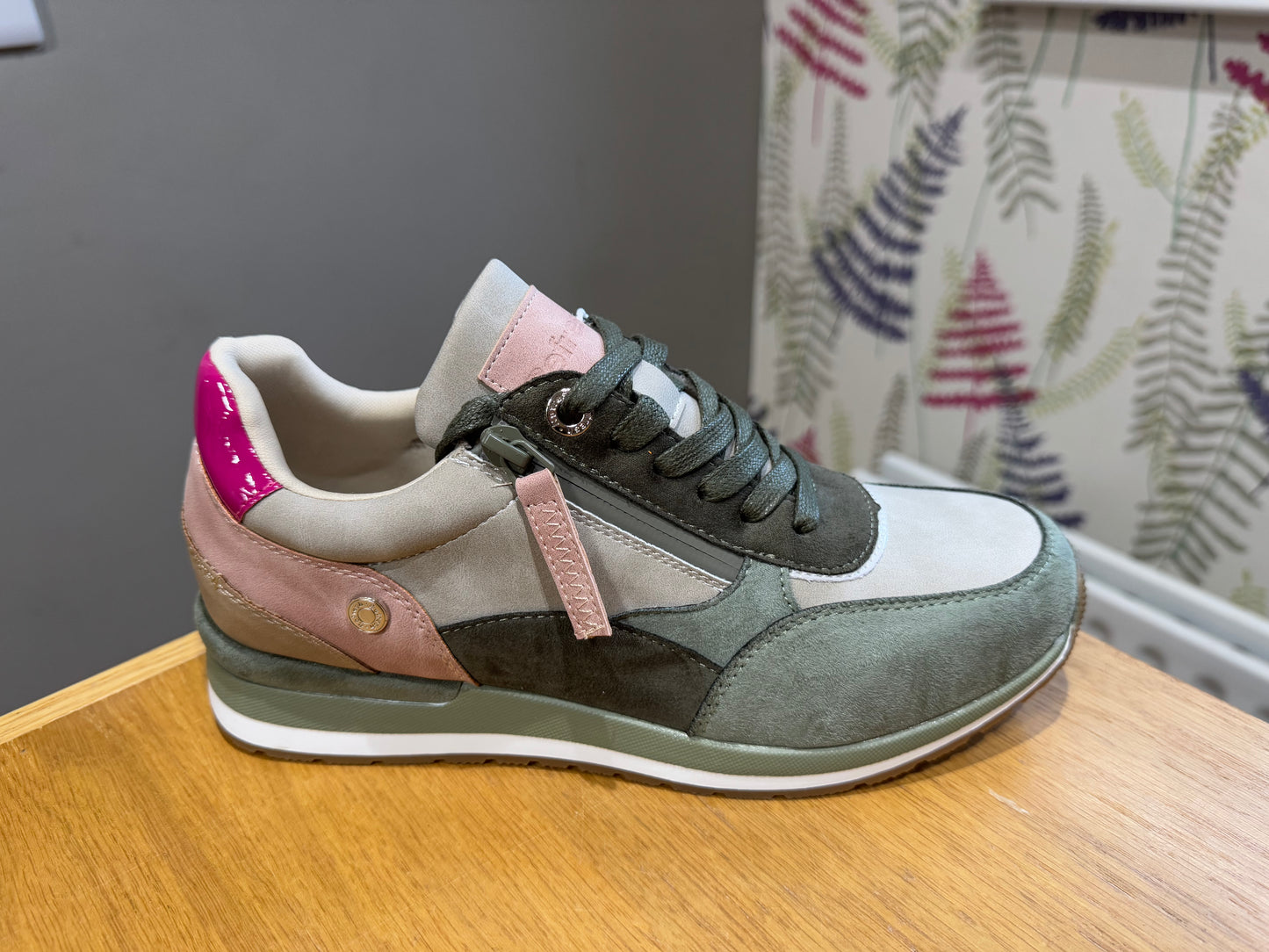 Refresh Khaki Multi Zip Trainer