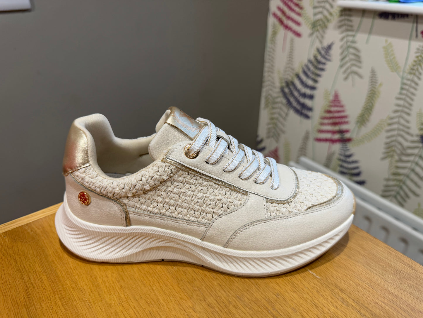 XTI Beige Weave Trainer