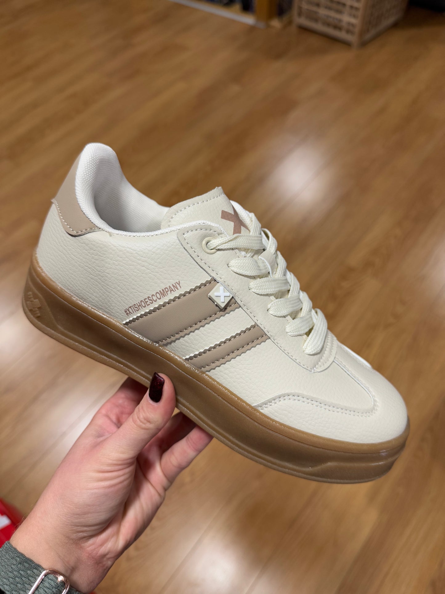 XTI Beige Stripe Trainer