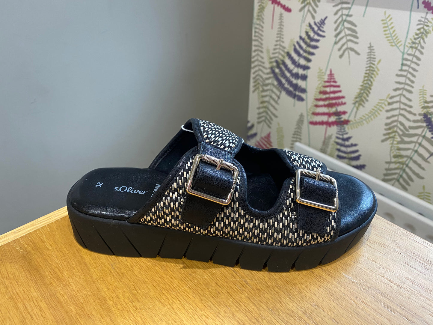 S. Oliver Black/Gold Sandal