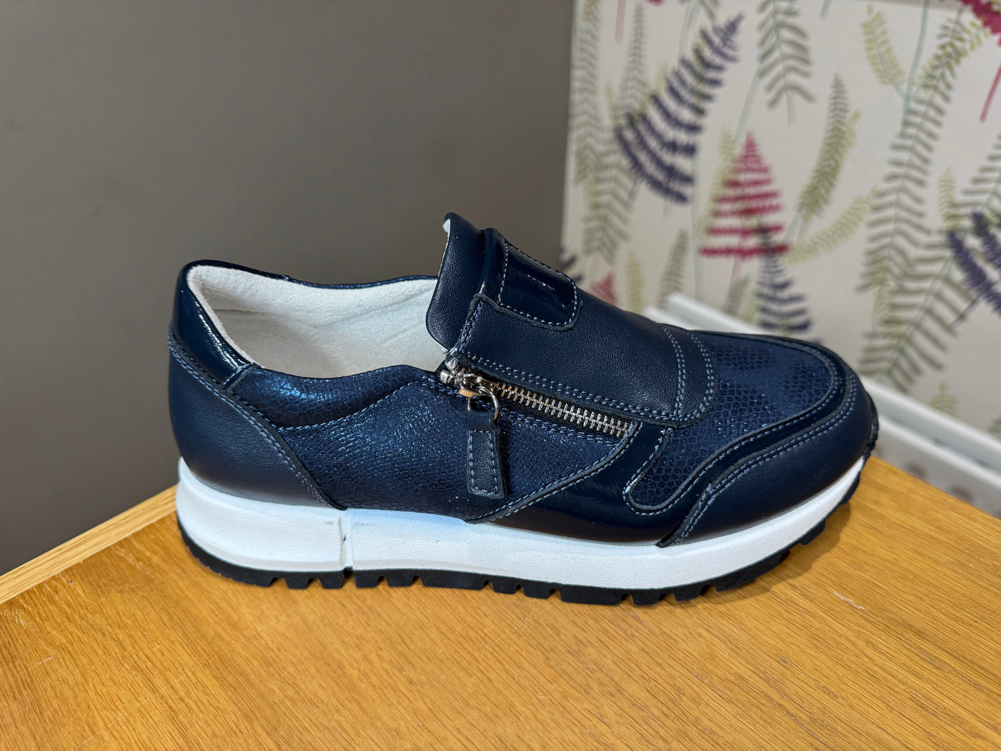 Redz Navy Zip Trainer