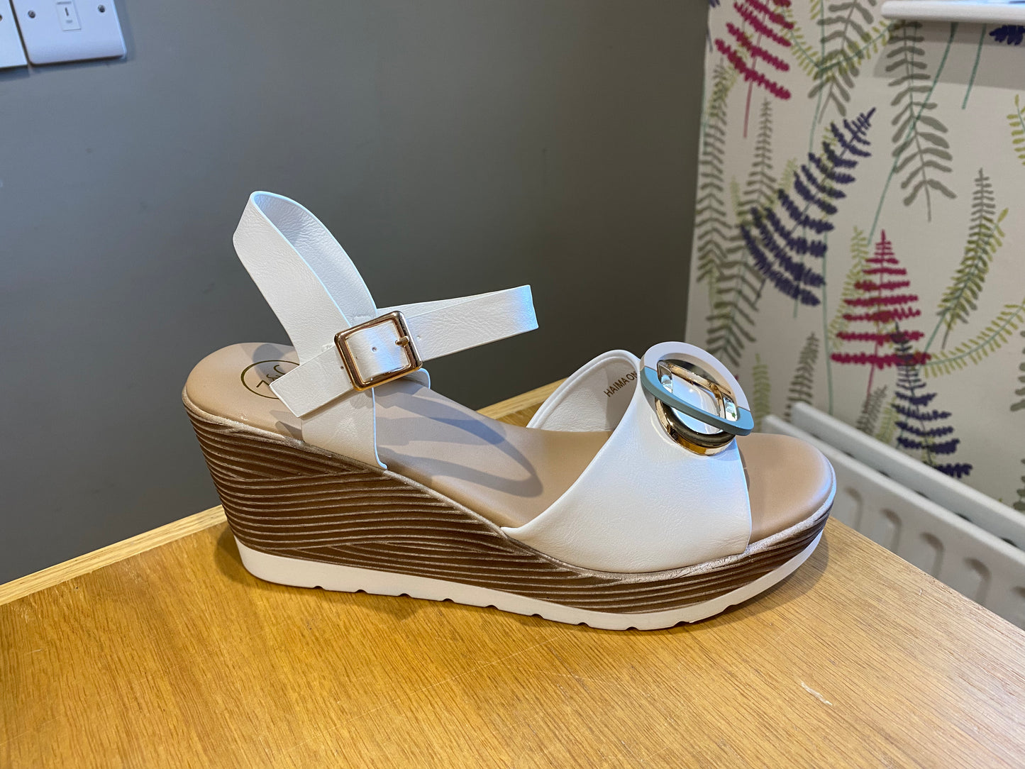 Zanni & Co Haima White Wedge Sandal