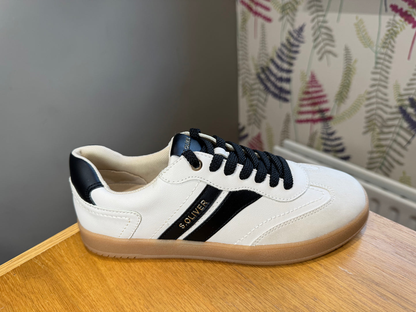 S. Oliver Nude/Black Trainer