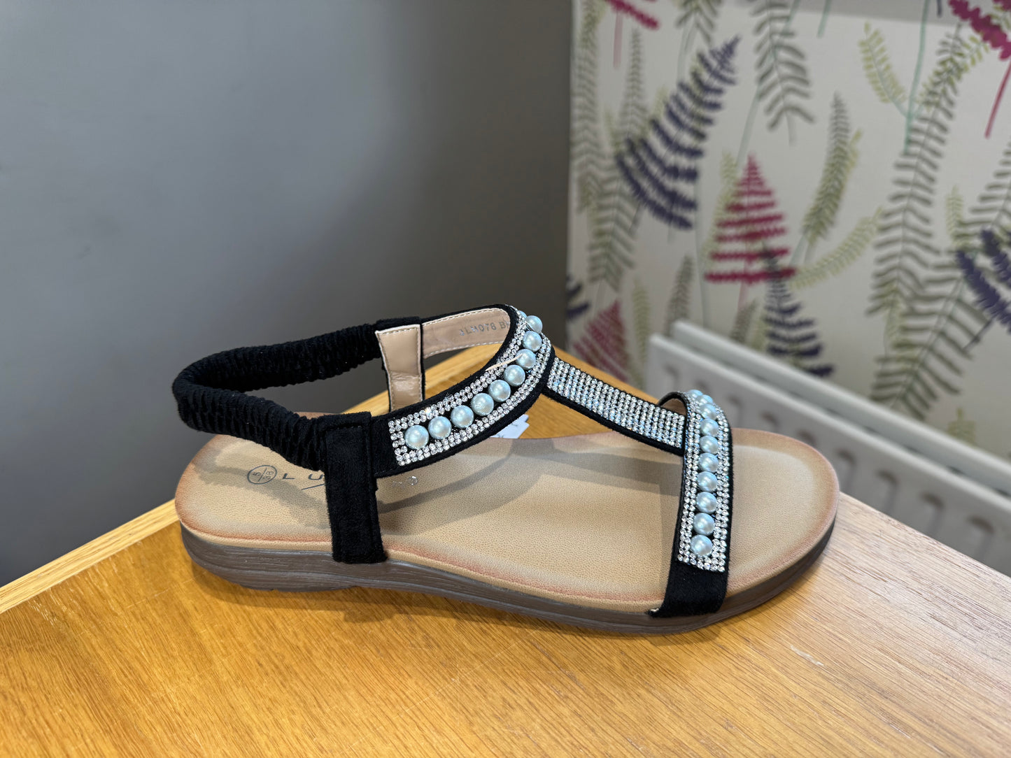 Lunar Tancy Black Pearl Sandal