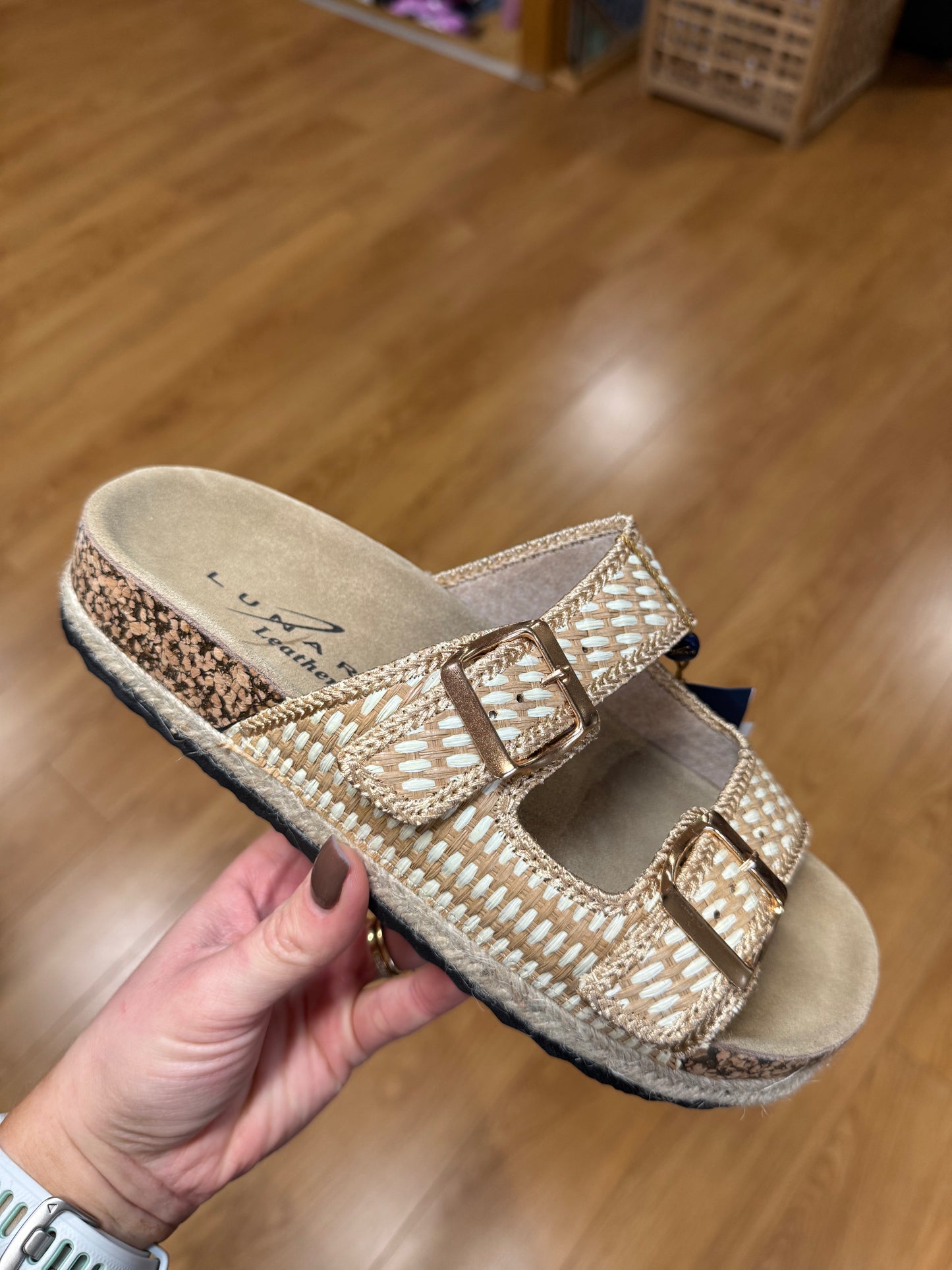 Lunar Bijou Beige Slider