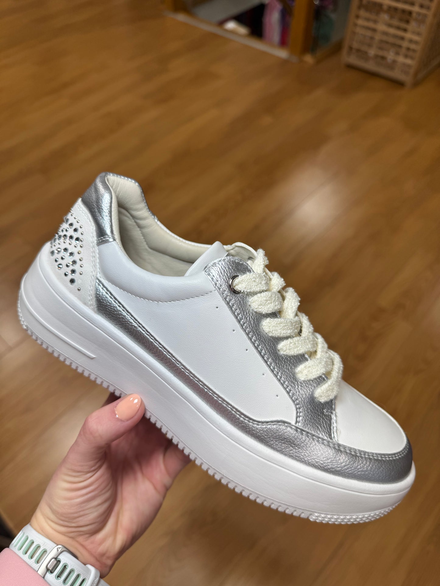 Zanni & Co Abula Crystal Trainer