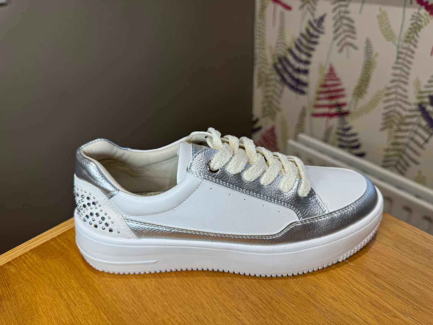 Zanni & Co Abula Crystal Trainer