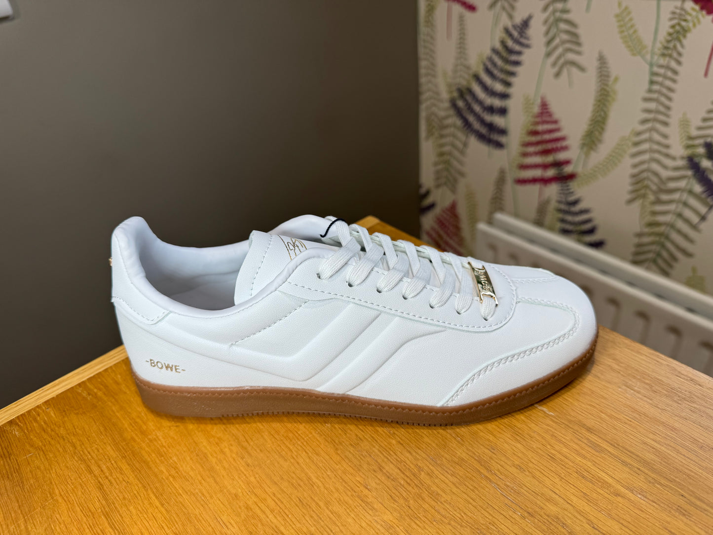 Tommy Bowe for Her Serevi White Gum Trainer