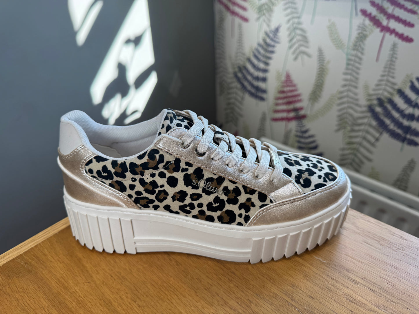 S. Oliver Leopard/Gold Platform Trainer