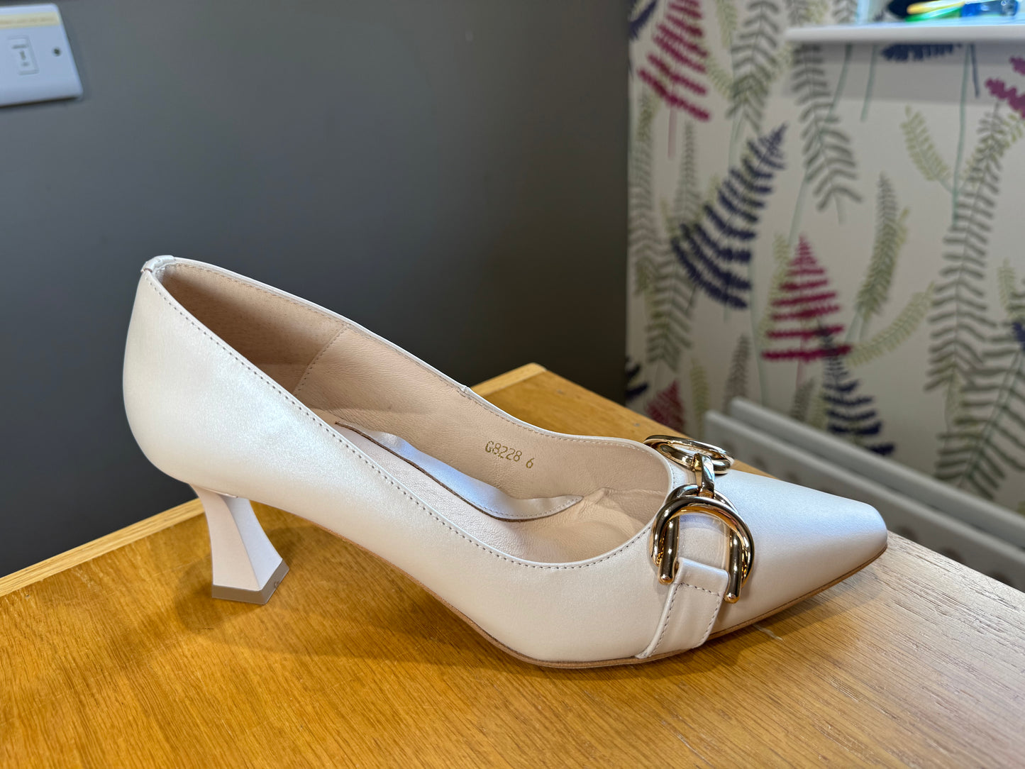 Emis Beige Buckle Court