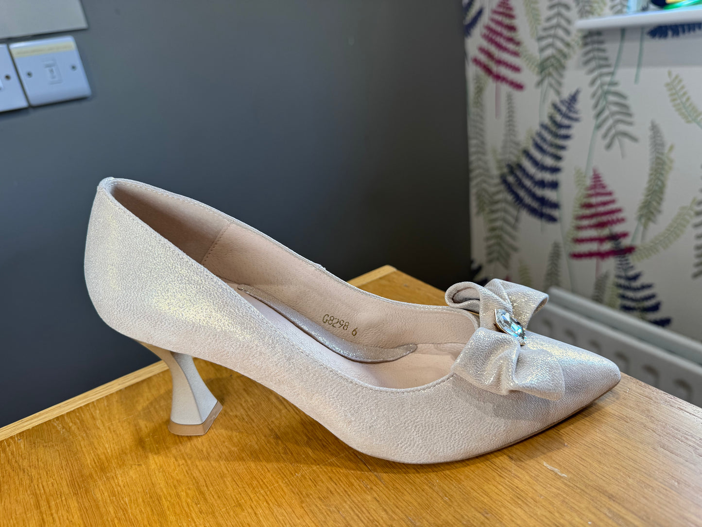 Emis Gold Shimmer Gold Mid Heel Court