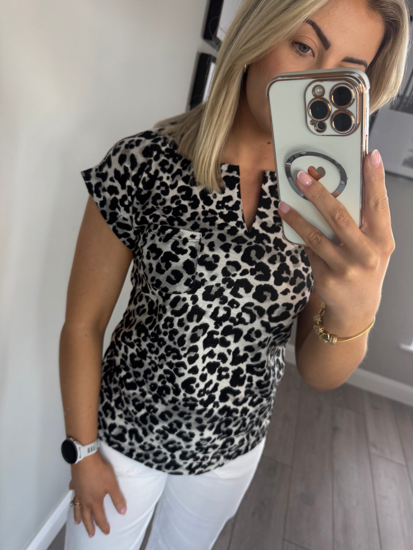 Freequent Grey Leopard T-Shirt