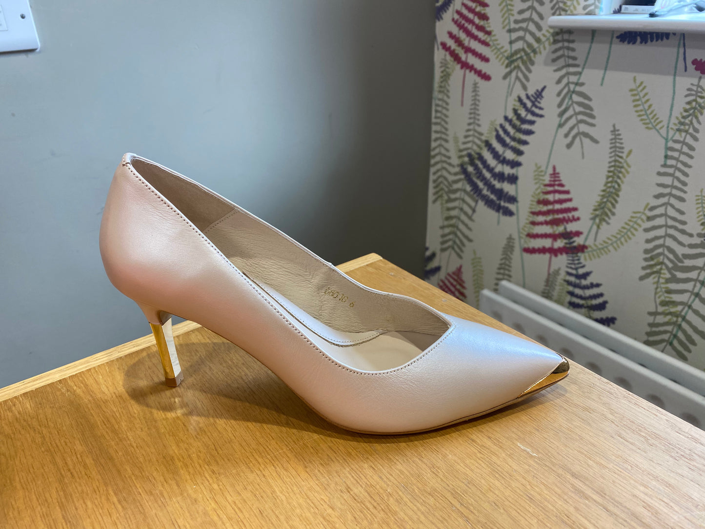 Emis Ivory/Beige Court Shoe