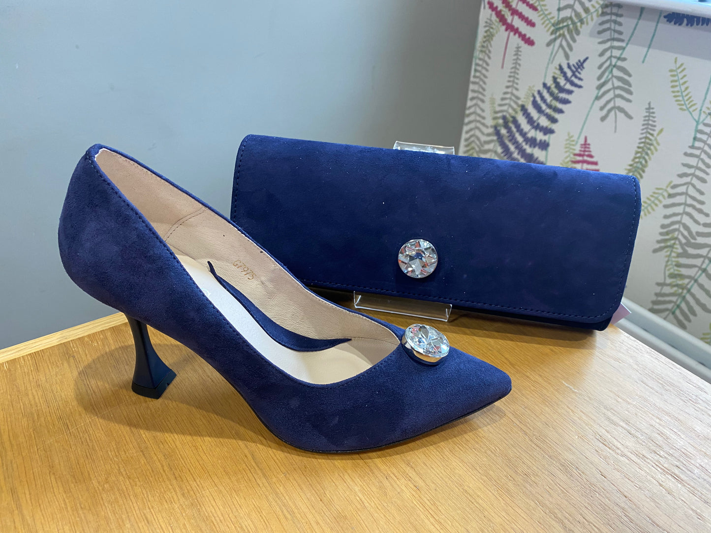 Emis Navy Diamond Court