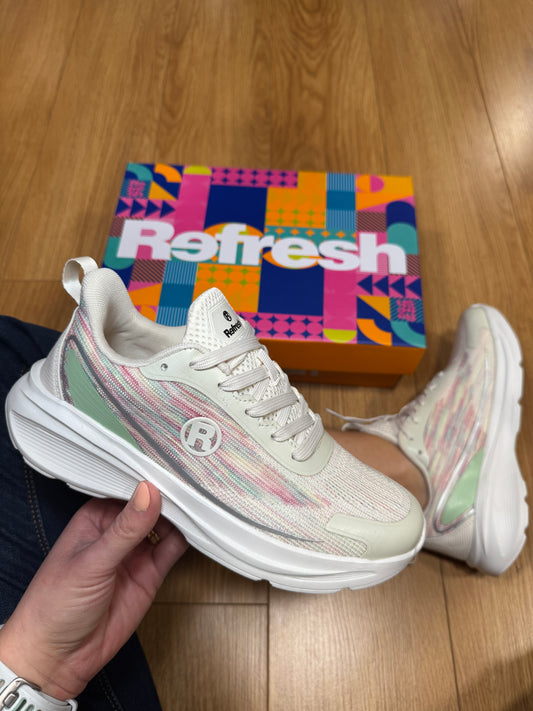 Refresh Beige Knit Trainer