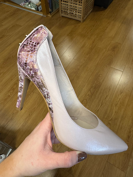 Emis Nude Print Court
