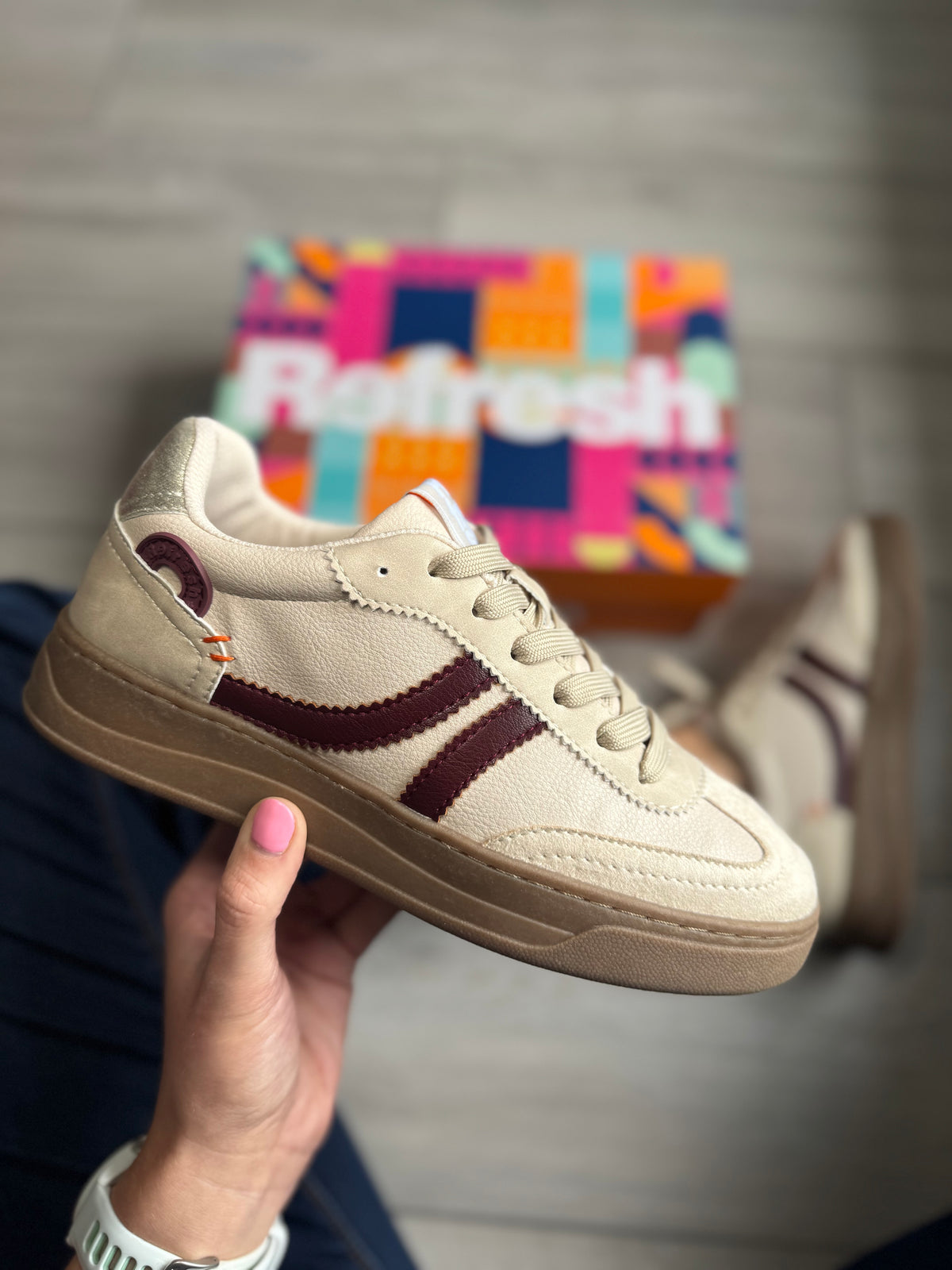 Refresh Beige/Burgundy Trainer