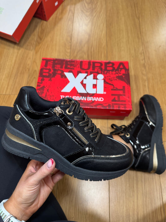 XTI Black/Gold Wedge Zip Trainer
