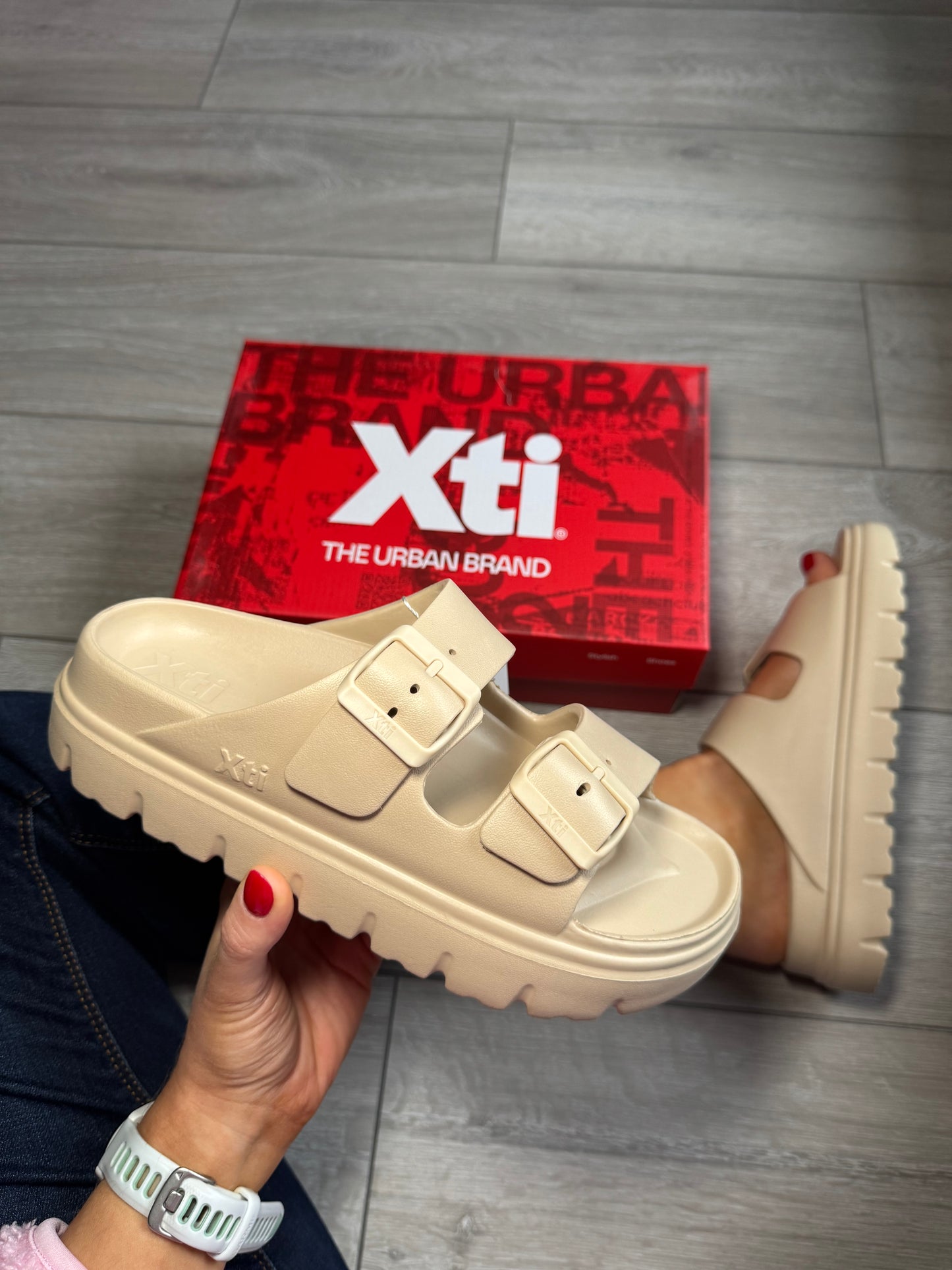 XTI Beige Slider