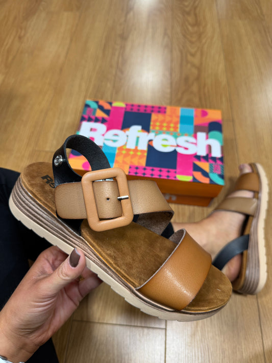 Refresh Camel/Black Sandal