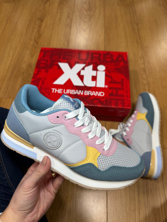 XTI Blue Multi Knit Trainer