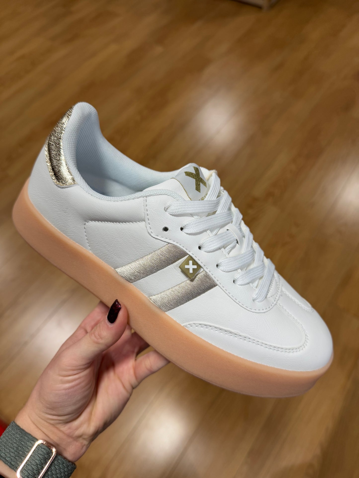 XTI Gold/White Stripe Trainer