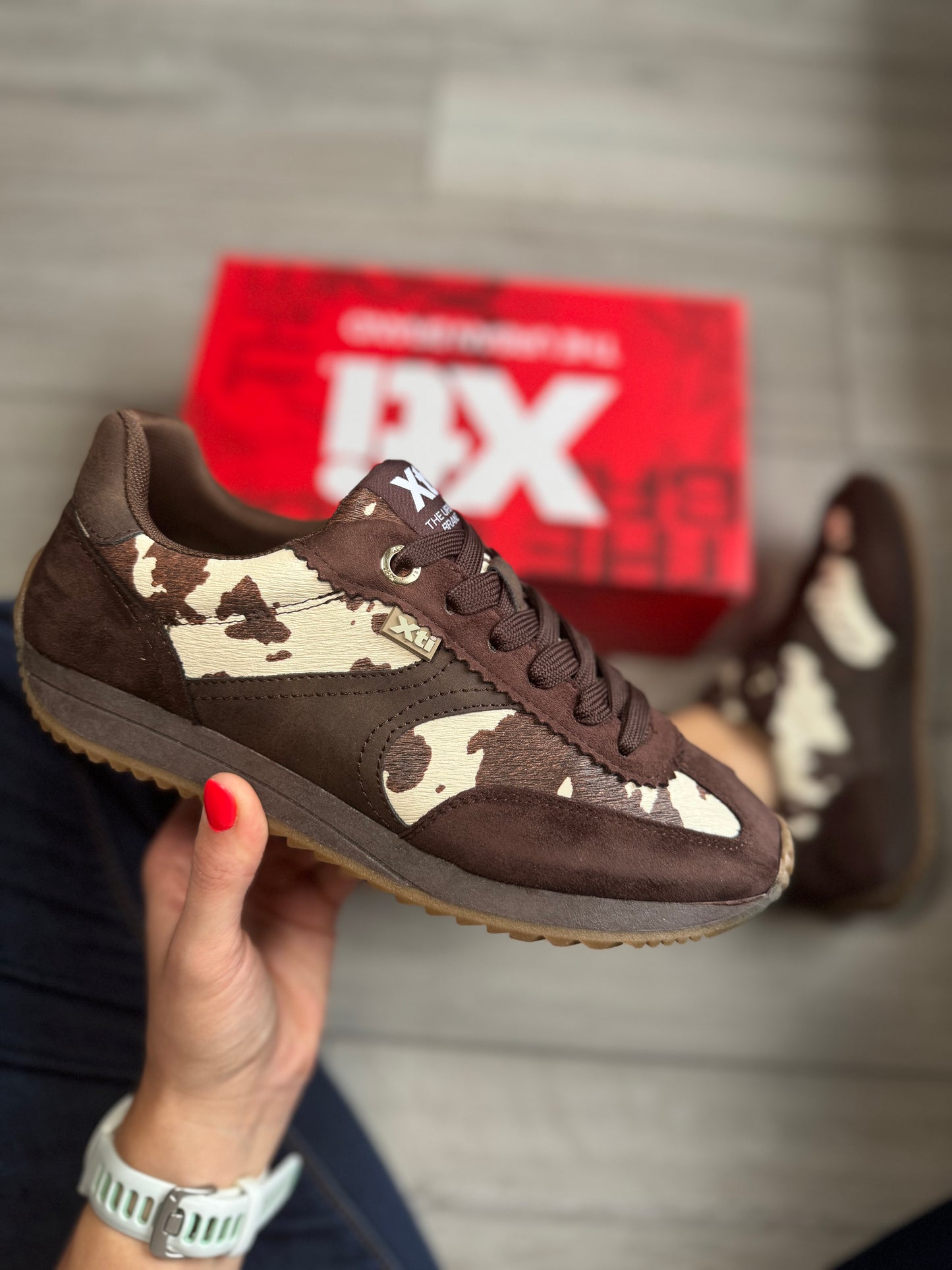 XTI Brown Cow Print Trainer