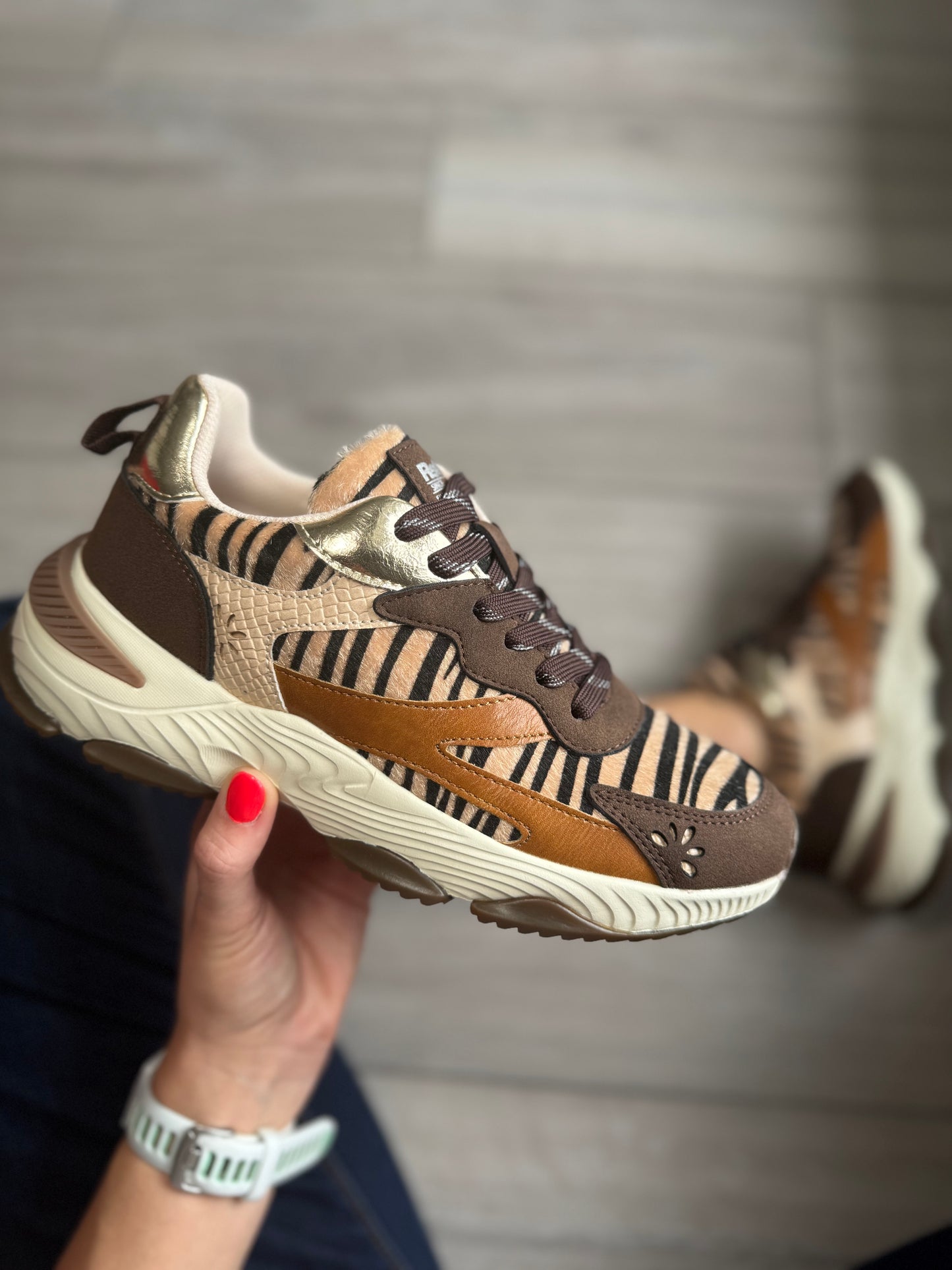 Refresh Camel Zebra Trainer