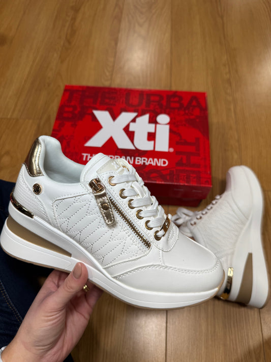 XTI White/Gold Wedge Trainer