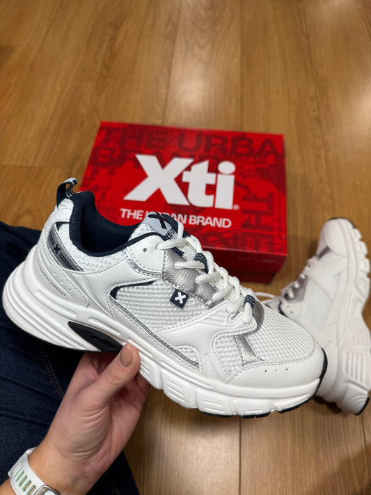 XTI White/Silver Mesh Trainer