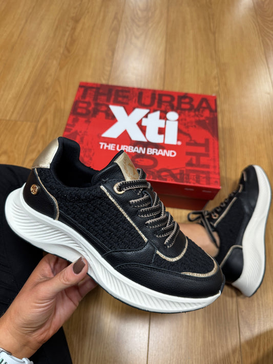 XTI Black Weave Trainer