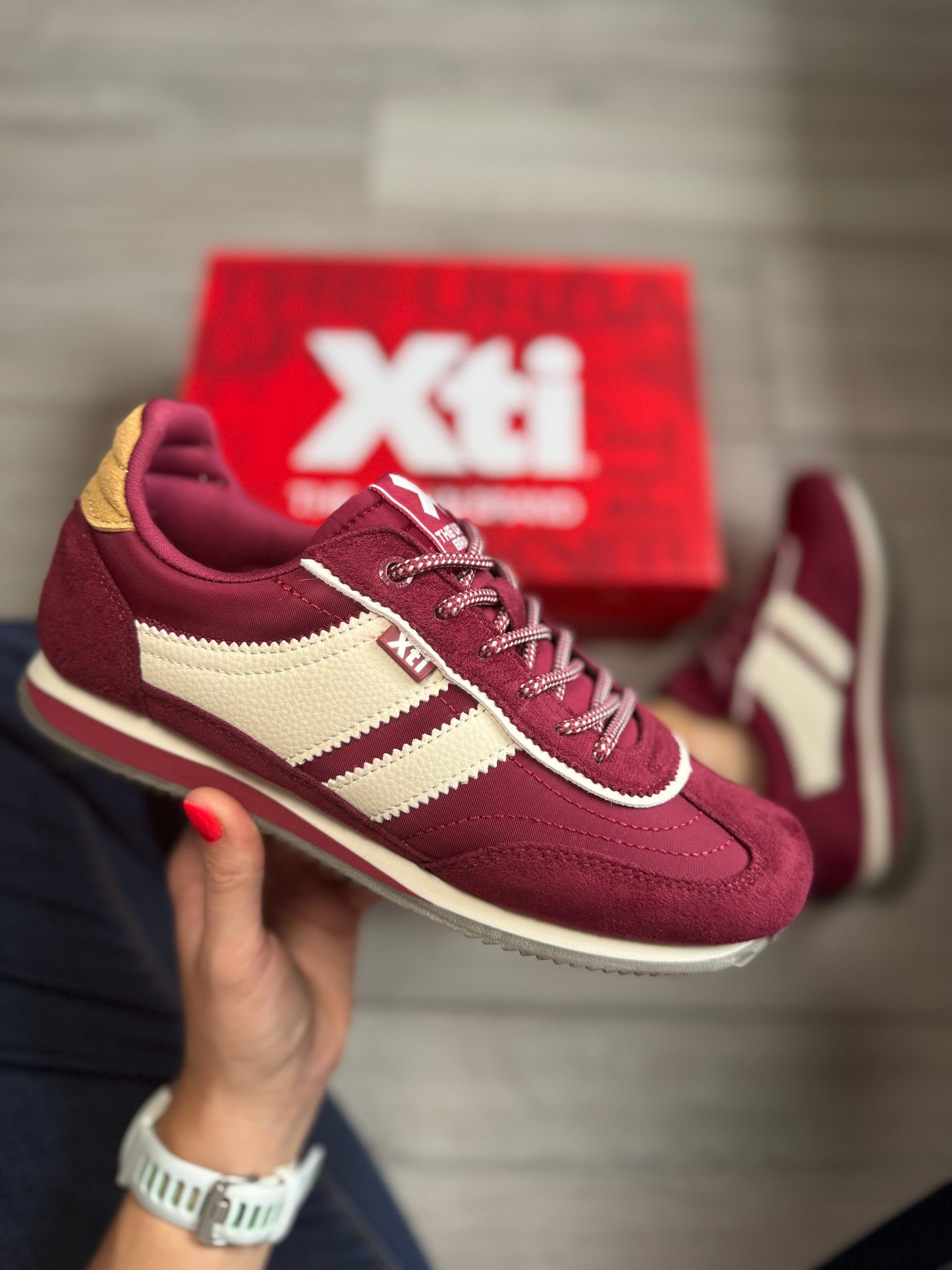 XTI Burgundy Stripe Trainer