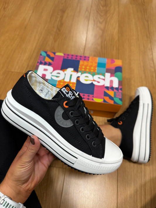 Refresh Black Canvas Trainer