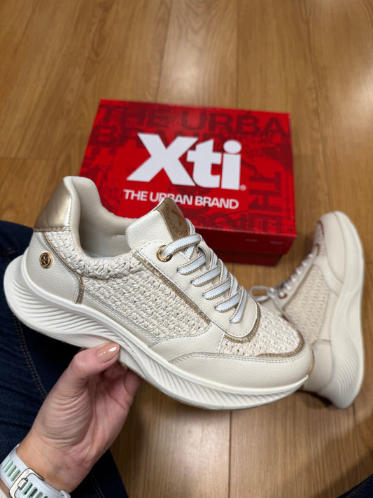 XTI Beige Weave Trainer